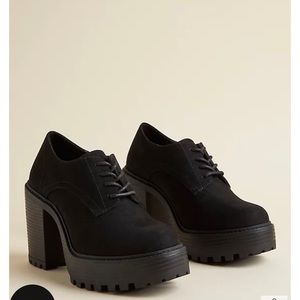 TORRID BLACK PLATFORM OXFORD HEEL- 11W